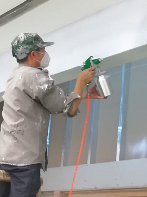 勵之聞漆工組-現場噴漆